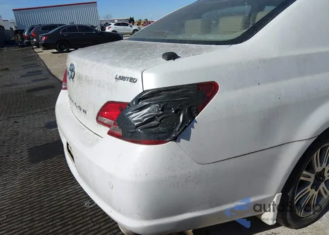 2006 Toyota Avalon Limited z USA, uszkodzony, nr VIN 4T1BK36B16U063778